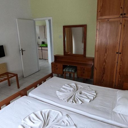 Island Budget Apartments Pafos Dış mekan fotoğraf