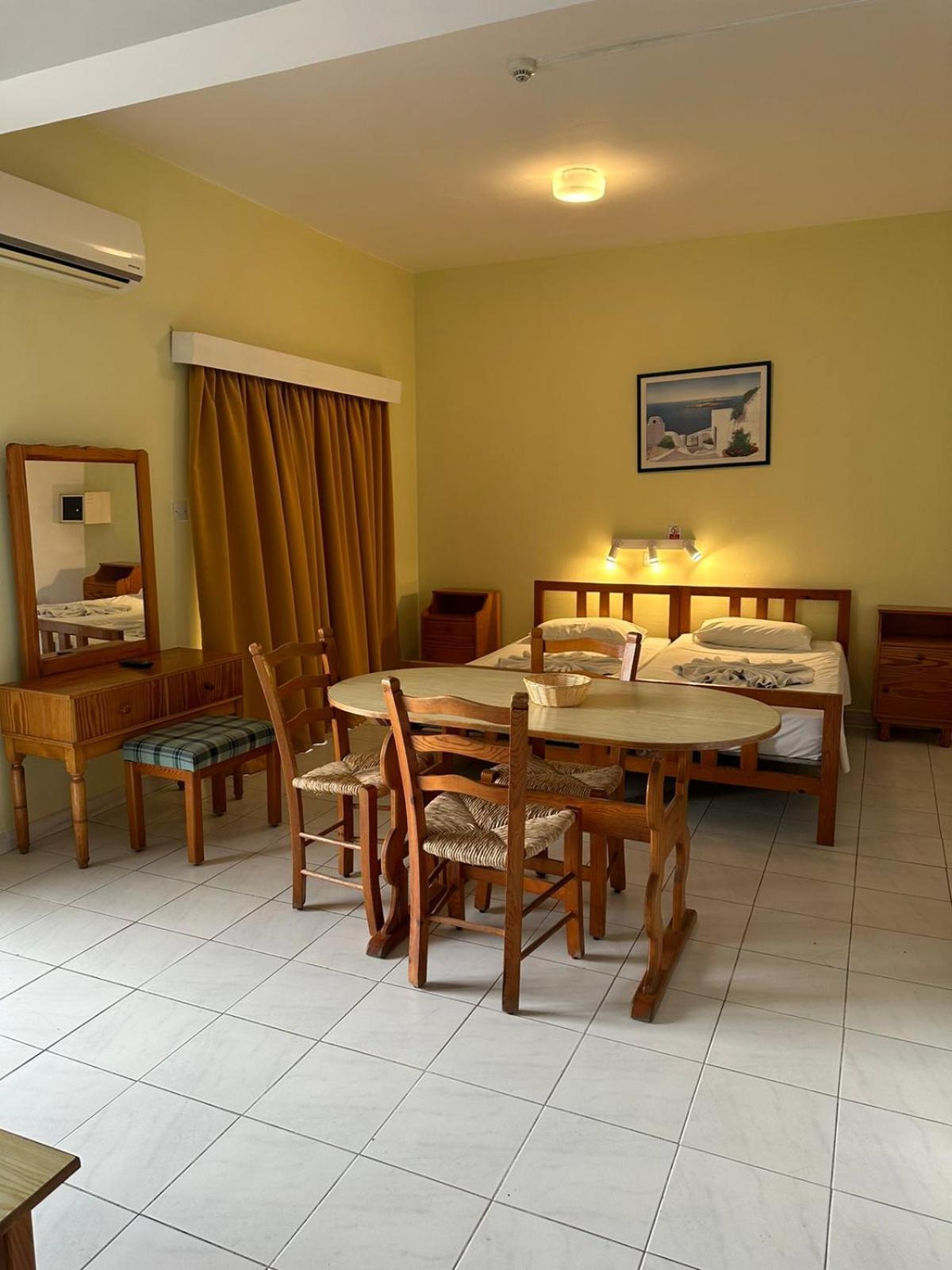 Island Budget Apartments Pafos Dış mekan fotoğraf